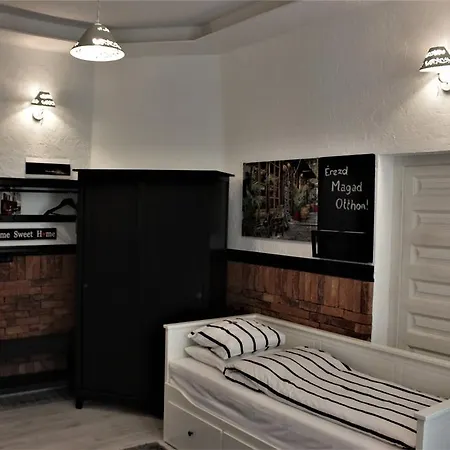 Belvarosi Apartmanszallo - *