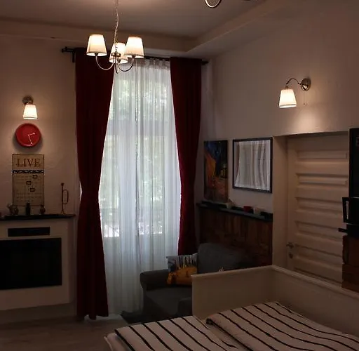 Апартаменты Belvarosi Apartmanszallo - *