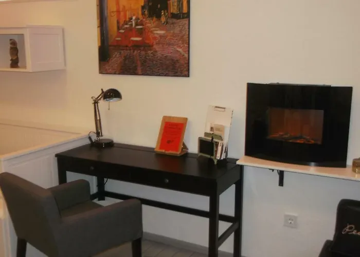 Апартаменты Belvarosi Apartmanszallo - *